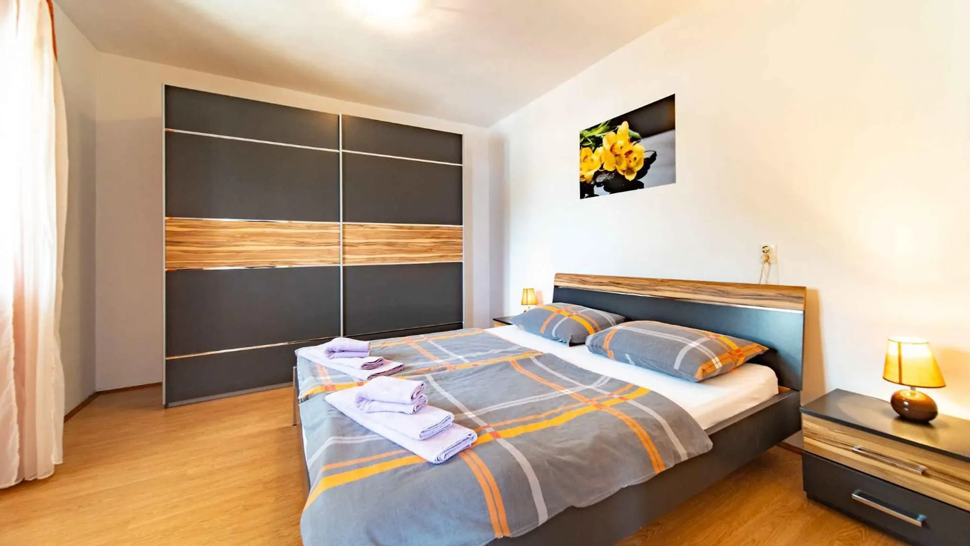 Apartment Kampor 4